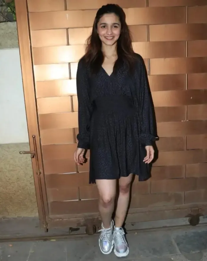 Alia Bhatt celebrating her birthday with media at her residence